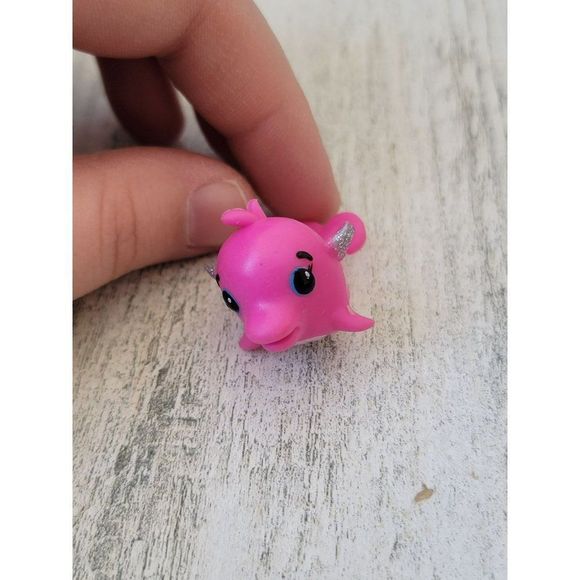 Hatchimals mini SML pink dolphin toy figure glitter - Picture 2 of 4